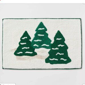 New Threshold 20" x 30" Christmas Tree Bath Rug